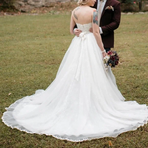 Melissa Sweet Dresses | Melissa Sweet Ivory Lace Wedding Dress Ms251072 | Color: White | Size: 6 | Brittsnichole2's Closet Melissa Sweet Dresses | Melissa Sweet Ivory Lace Wedding Dress Ms251072 | Color: White | Size: 6 | Brittsnichole2's Closet